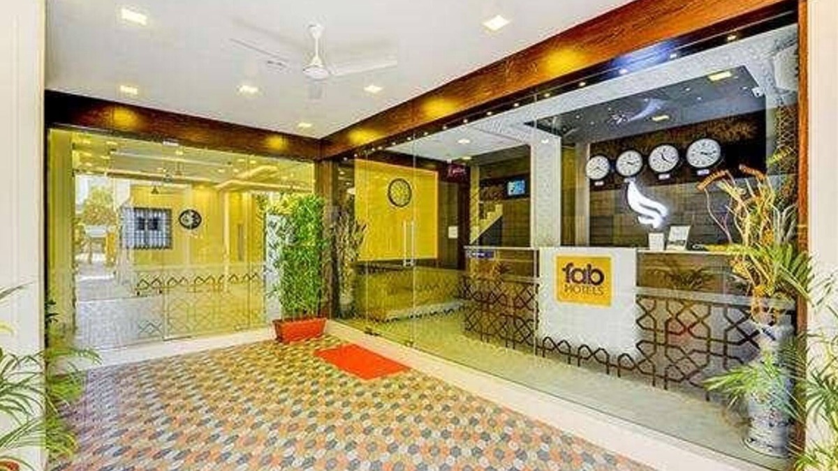 Vadapalani Hotel | Fabhotel Ruchikkoot Bay