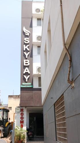 Vadapalani Hotel | FabHotel Sky Bay Residency - Near Kodambakkam Railway Station