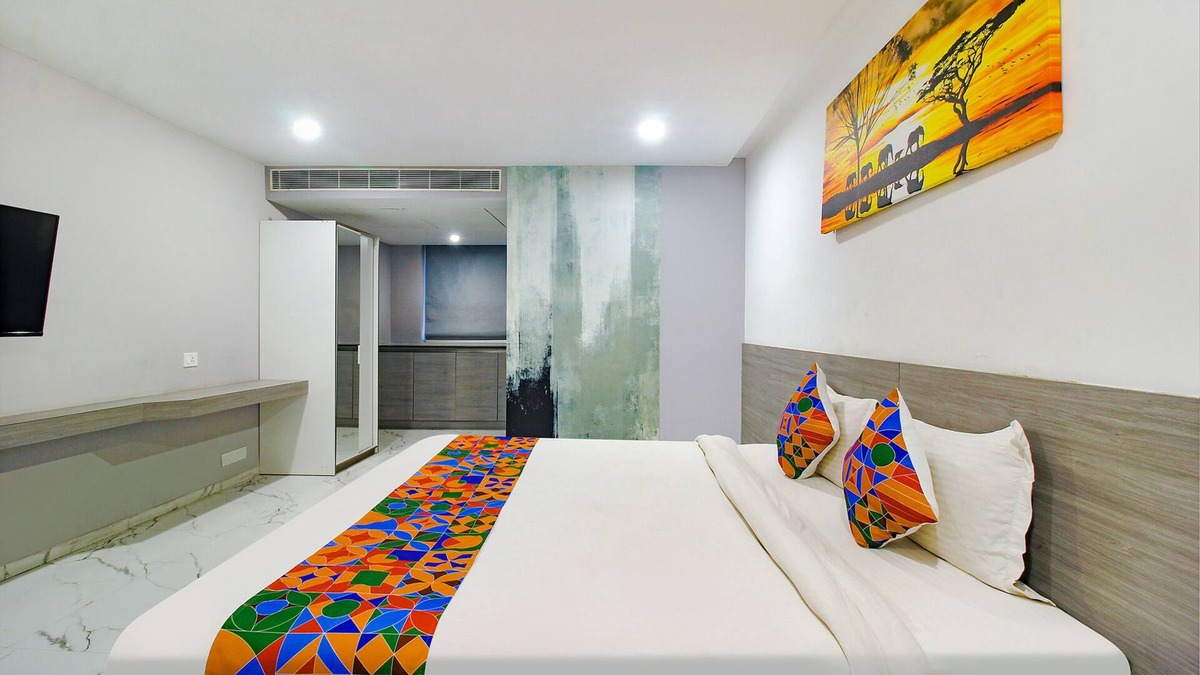 Miyapur Hotel | Fabhotel Ssr Fern Suites