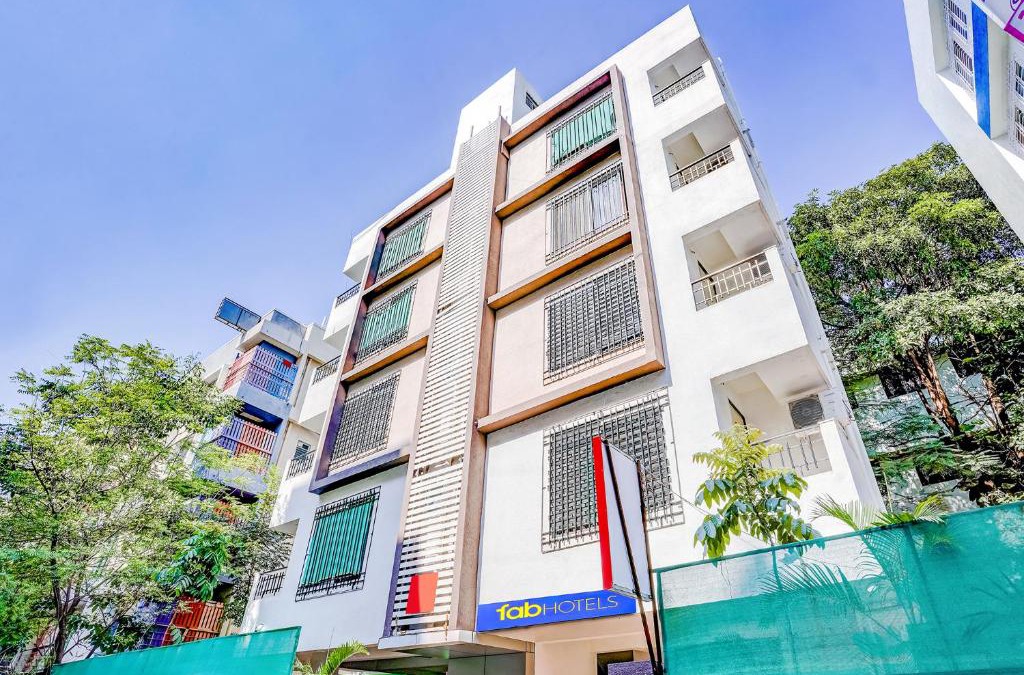 Wakad Hotel | FabHotel Wakad Villa