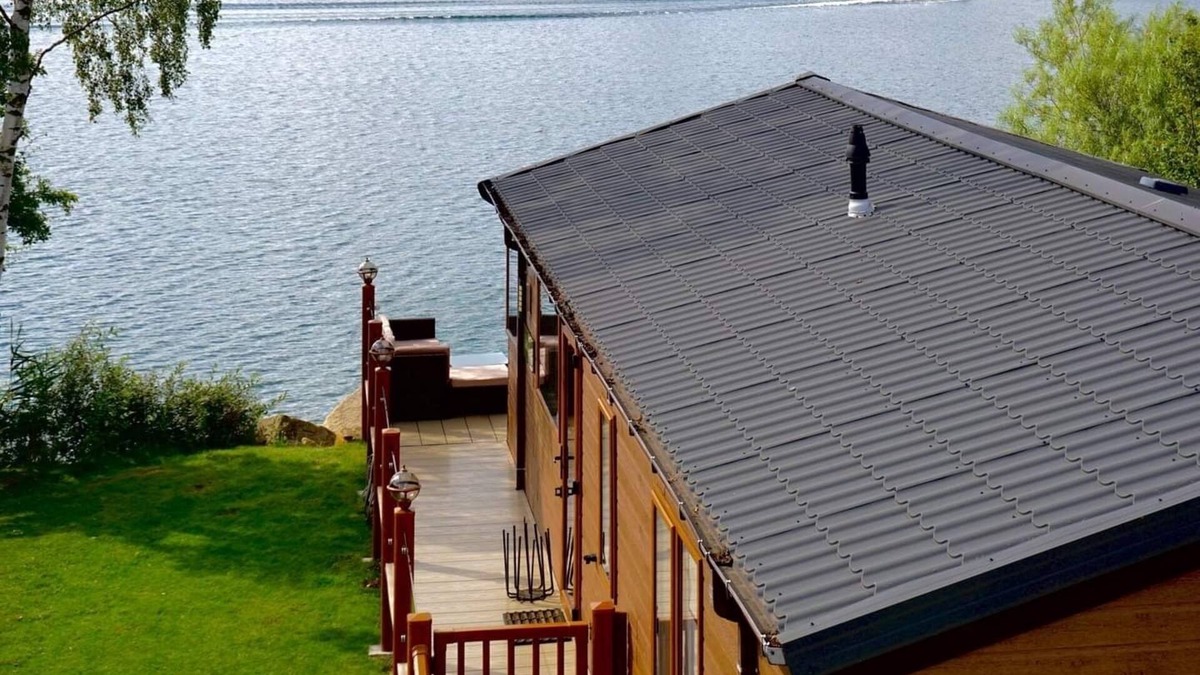 Dogdyke Cabin | Fable Lodge - Luxury lakeside lodge with sunken hot tub at Tattershall Lakes