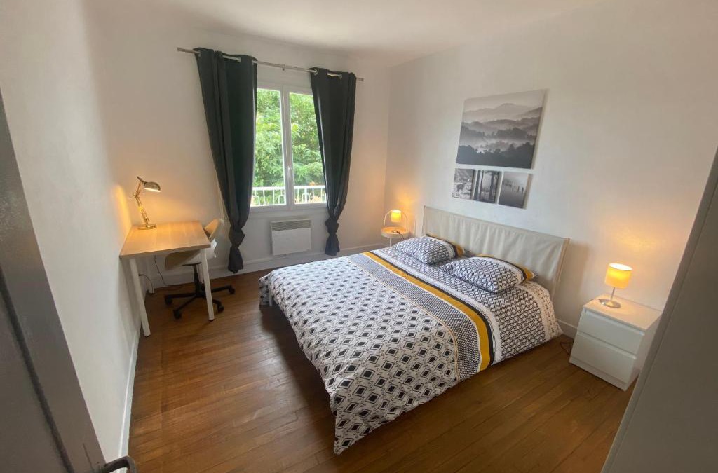 Saint-Gaudens Apartment | Fabuleux T3 climatisé de 85 m2, situé au calme avec grand parking gratuit privé ,Fibre wifi