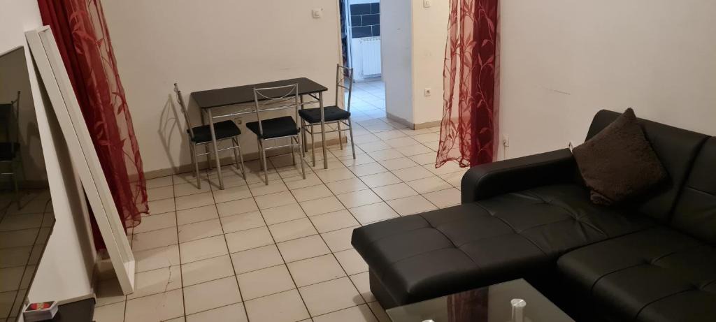 Bellevue - Le Mont - La Jomayere Apartment | Fabuleux t3 refait à neuf avec cour intérieure
