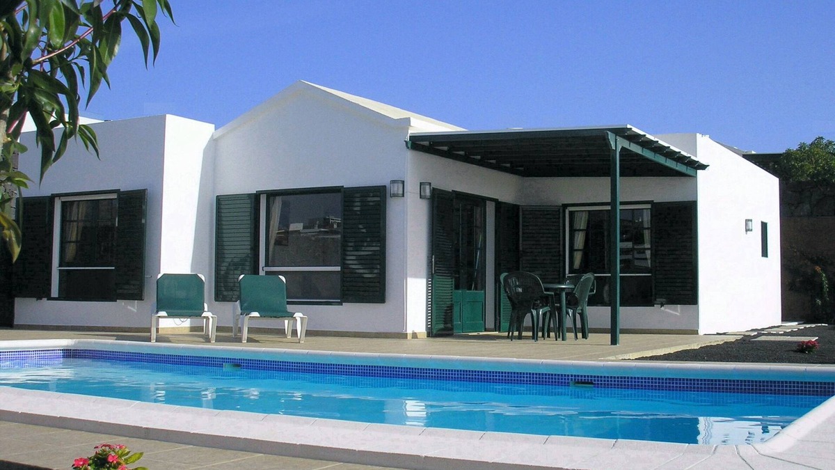 Playa Blanca Villa | FABULOUS 2 bedroom detached villa, large private heated pool,terrace & garden