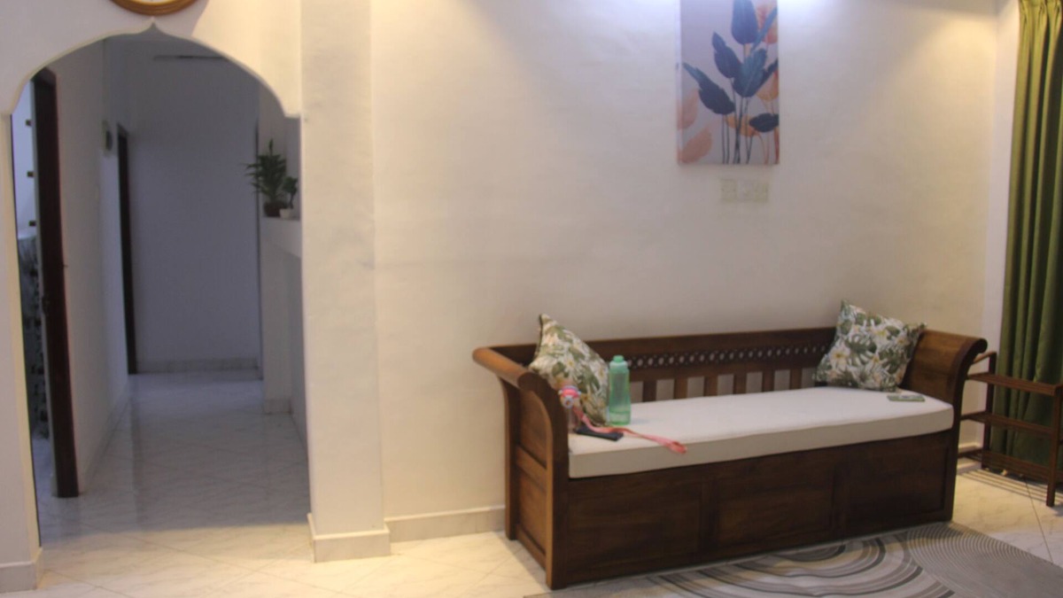 Milagiriya Apartment | Fabulous 4-bedroom apartment with AC in charming Colombo
