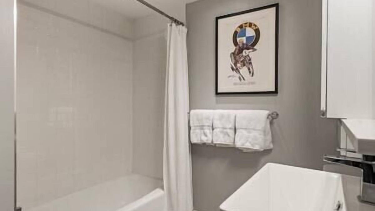 West End House | Fabulous 4 Bedroom Townhome, Aspen, Patio, Balcony