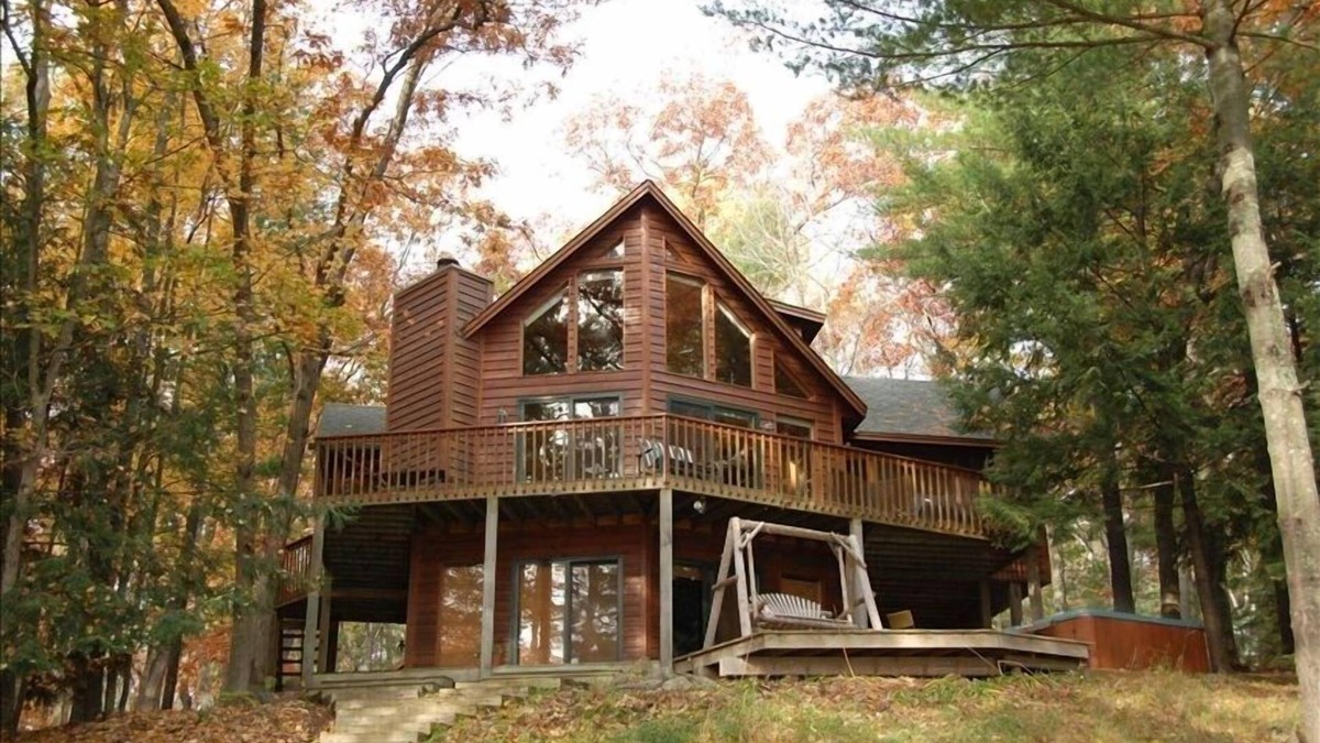 Spooner Cabin | Fabulous 4 BR Lakefront Cabin w/Hot Tub Spooner Wsconsin Area Lake