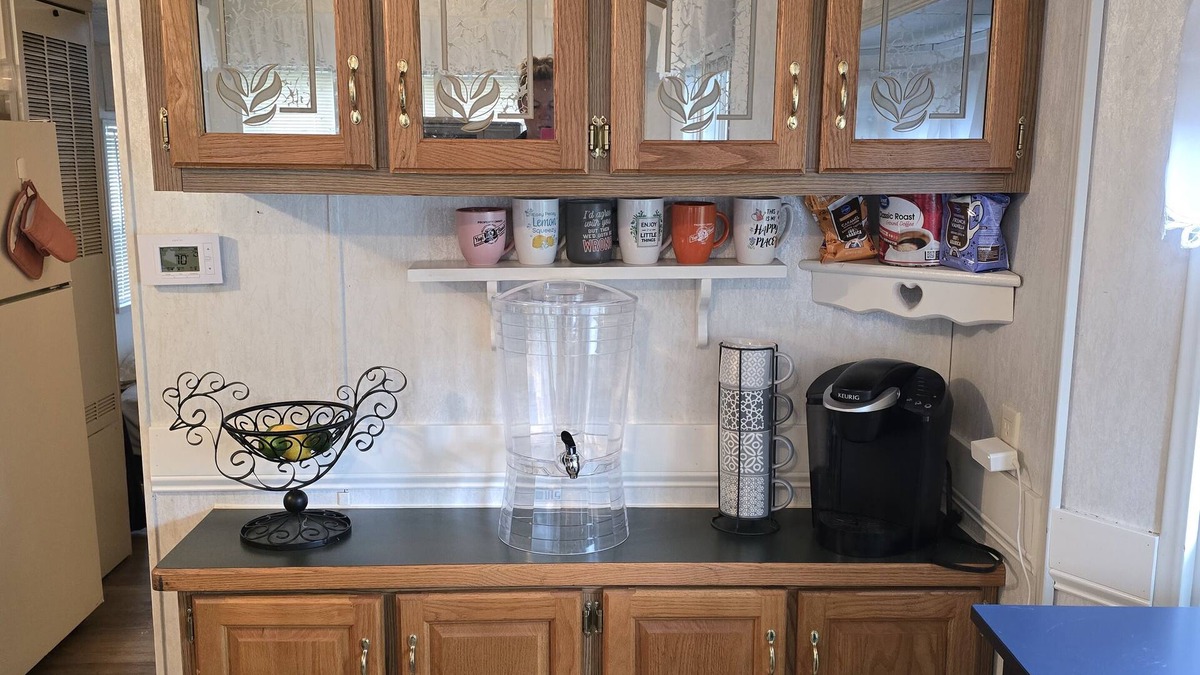 Pierceton House | Fabulous 5-bedroom mobile home with AC in Pierceton