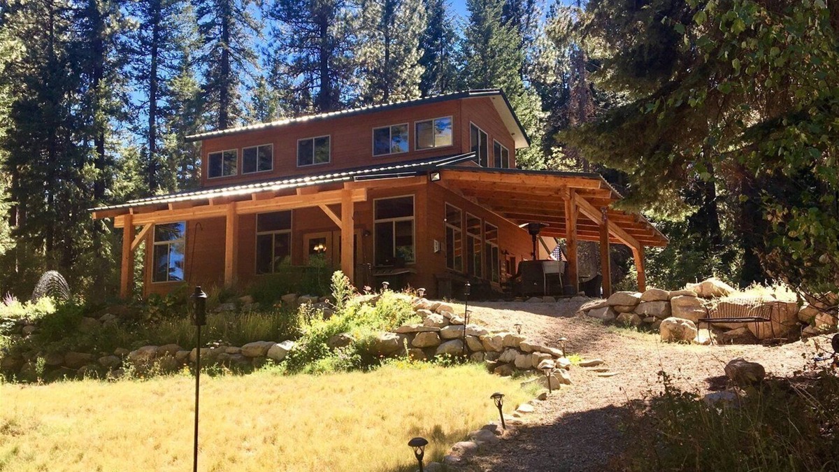 Garden Valley Cabin | Fabulous ADA Accessible Cabin Nestled int he Pines with Private Hot Tub!