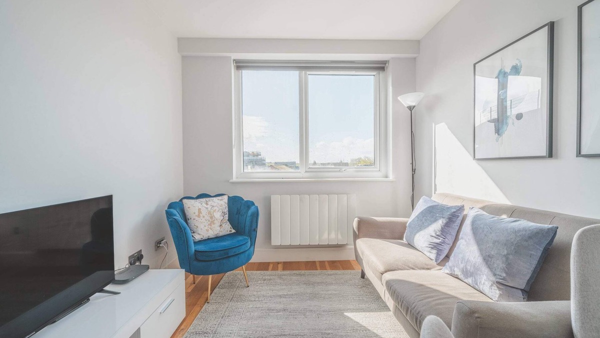 Eastleigh Apartment | Fabulous Central Eastleigh 1 Bedroom Apartment