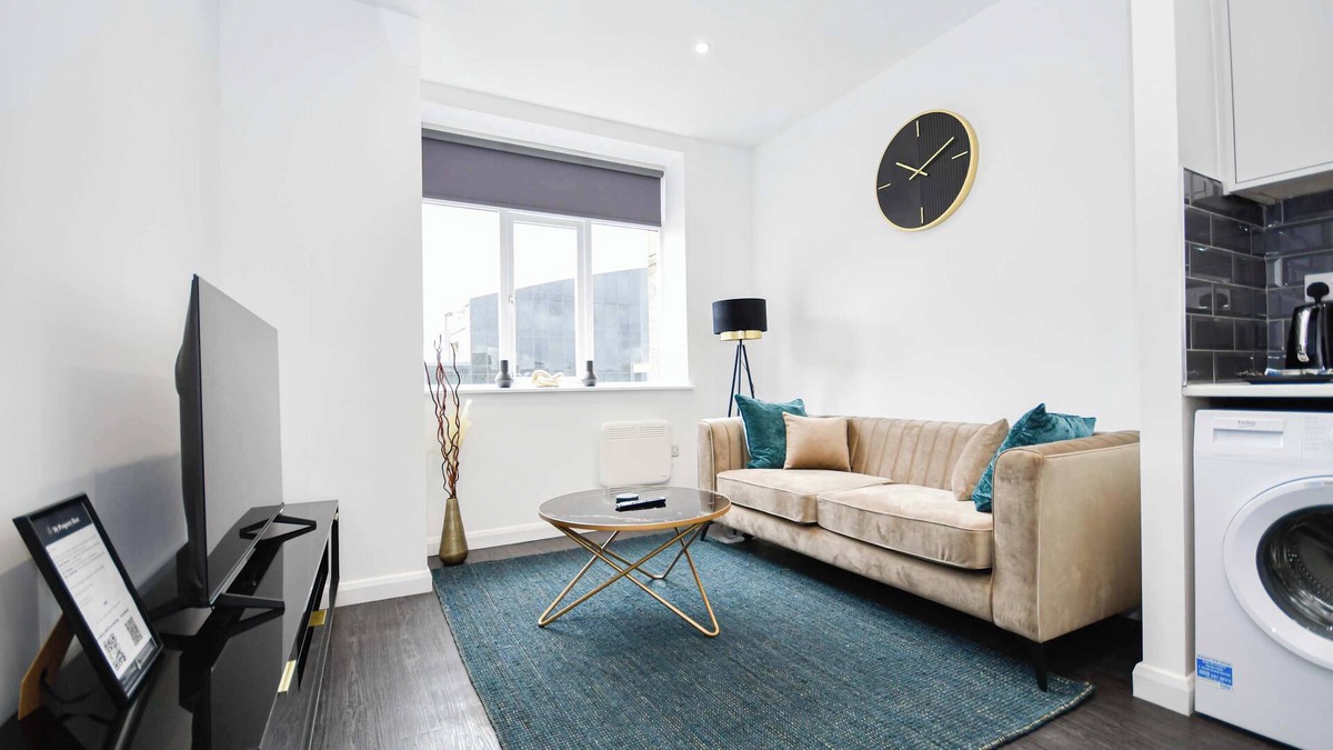 Eastleigh Apartment | Fabulous Compact 1 Bedroom Apartment in Bradford
