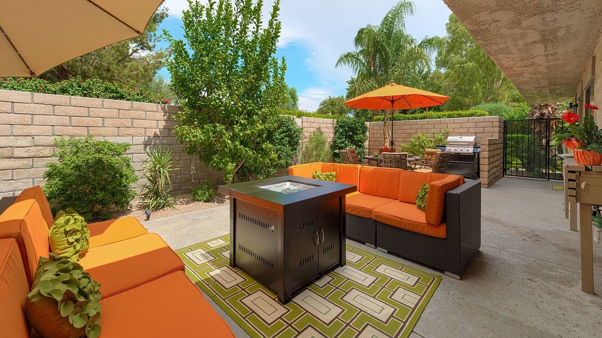 Sunrise Vista Chino Condo | Fabulous condo in Donald Wexler mid-century complex. NEW Summer Special Rates!