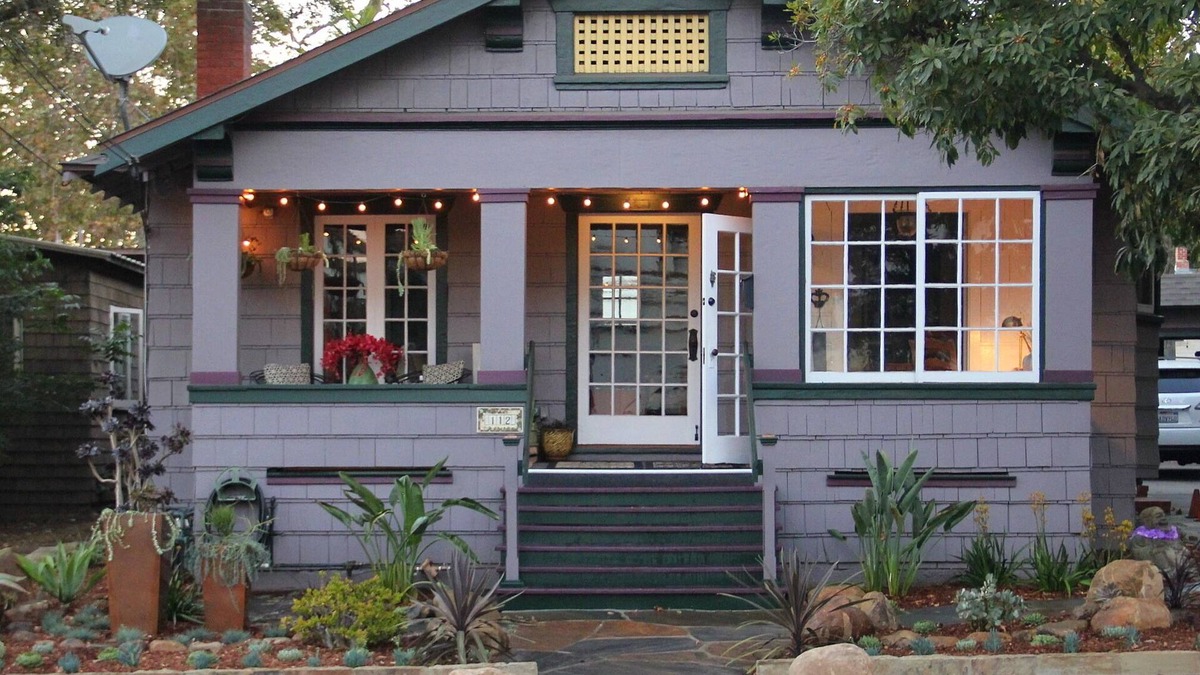Oak Park House | Fabulous Downtown Living, 1 BR/1 BA