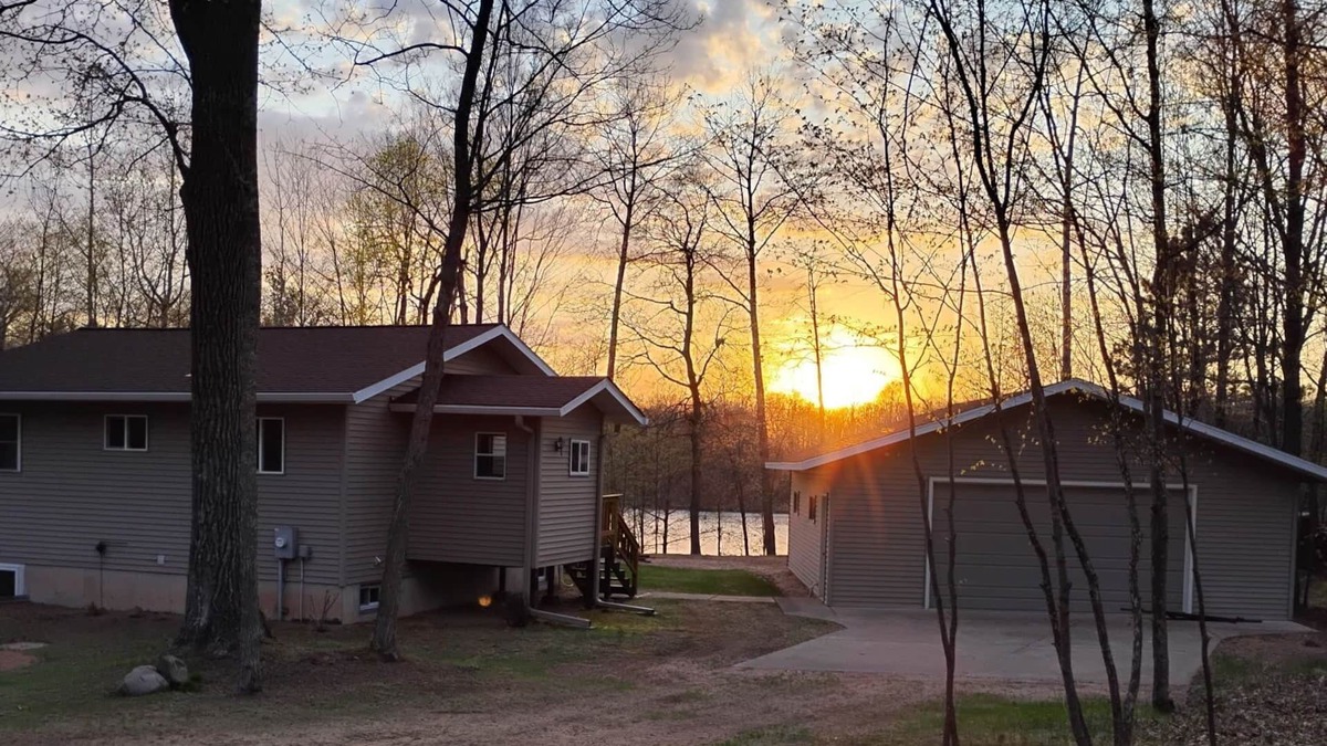 Spooner Cabin | Fabulous fall cabin on Mystery Lake! Cruise on the Pontoon, Kayak & Fish!
