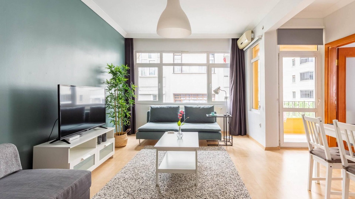 Goztepe Apartment | Fabulous Flat Near Bagdat Street in Kadikoy