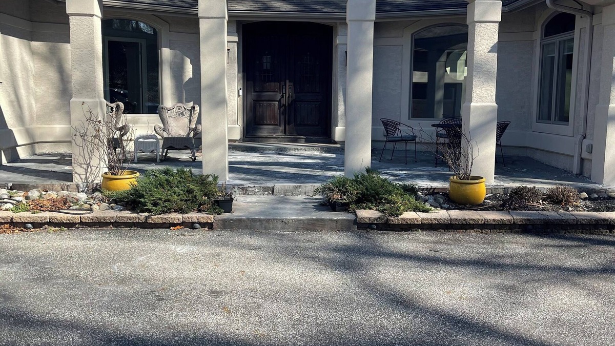 Sewell House | Fabulous Home 4-Bedroom 3 Full Baths and Indoor Pool-Spa/Nature Lovers Vibe!