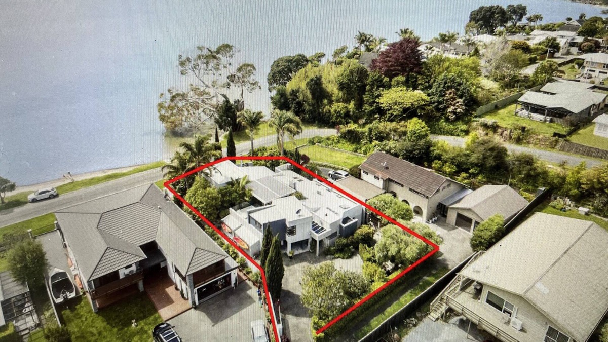 Whakamarama House | Fabulous House on the Harbour