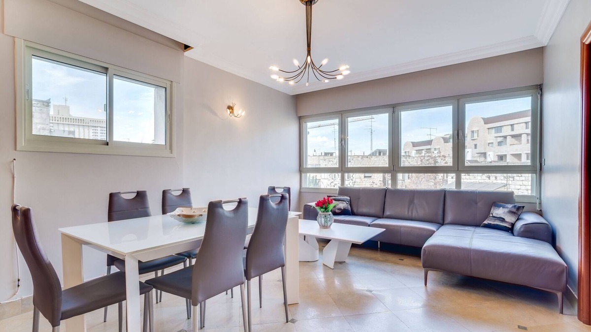 Mamilla Condo | Fabulous Kosher Apartment 3 BR + Den in Amazing Central Location!