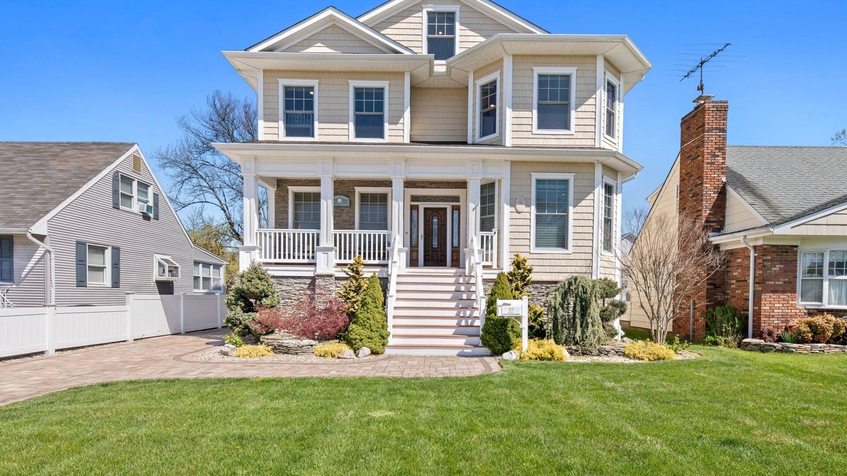 Point Pleasant Beach House | Fabulous Large Beach Home 1-block from beach & boardwalk