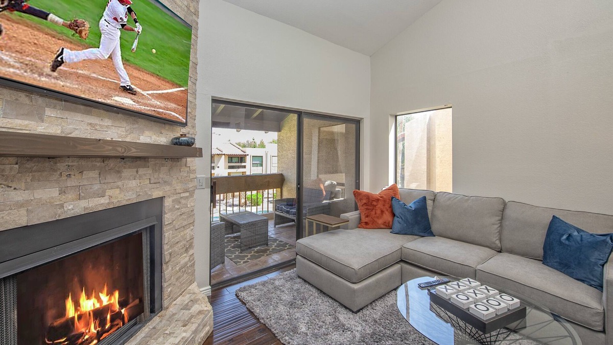 McCormick Ranch Condo | Fabulous McCormick Ranch Condo overlooking the pool!