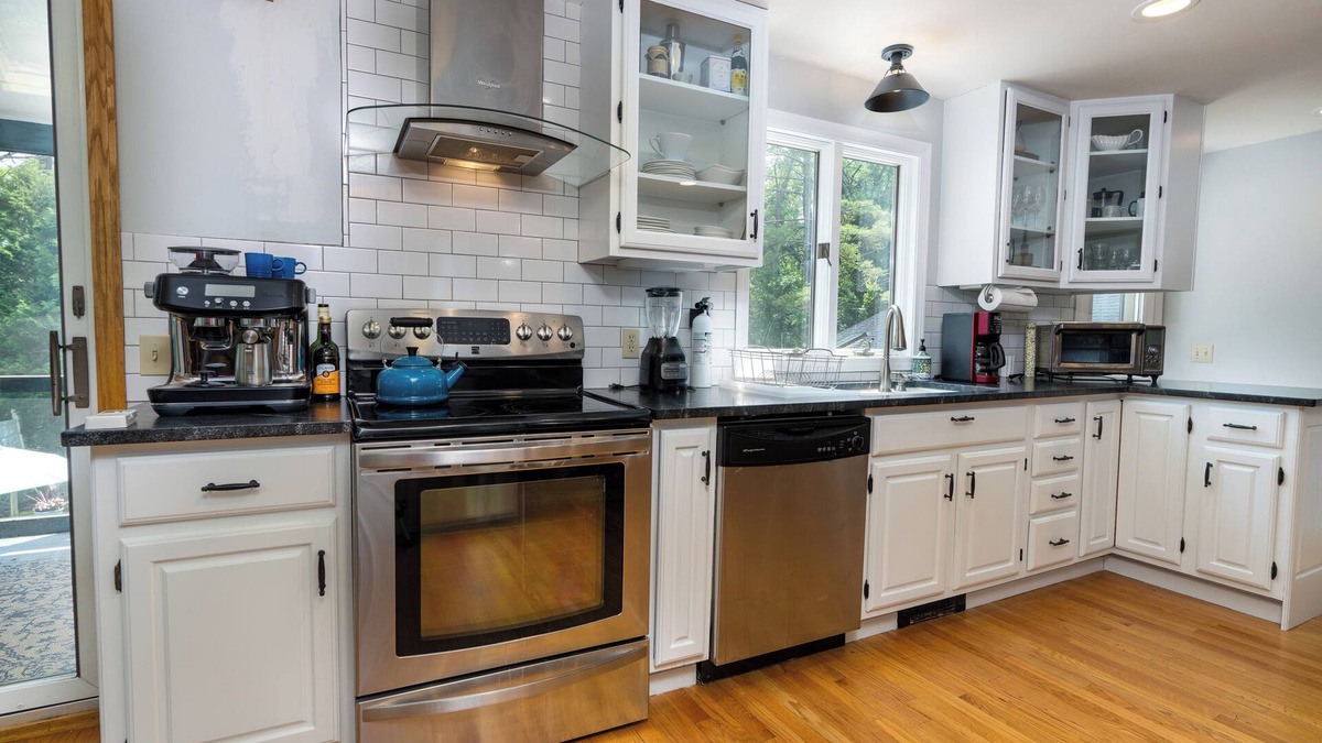 Lenox House | Fabulous modern home with pool & separate guest house . Pet-friendly!