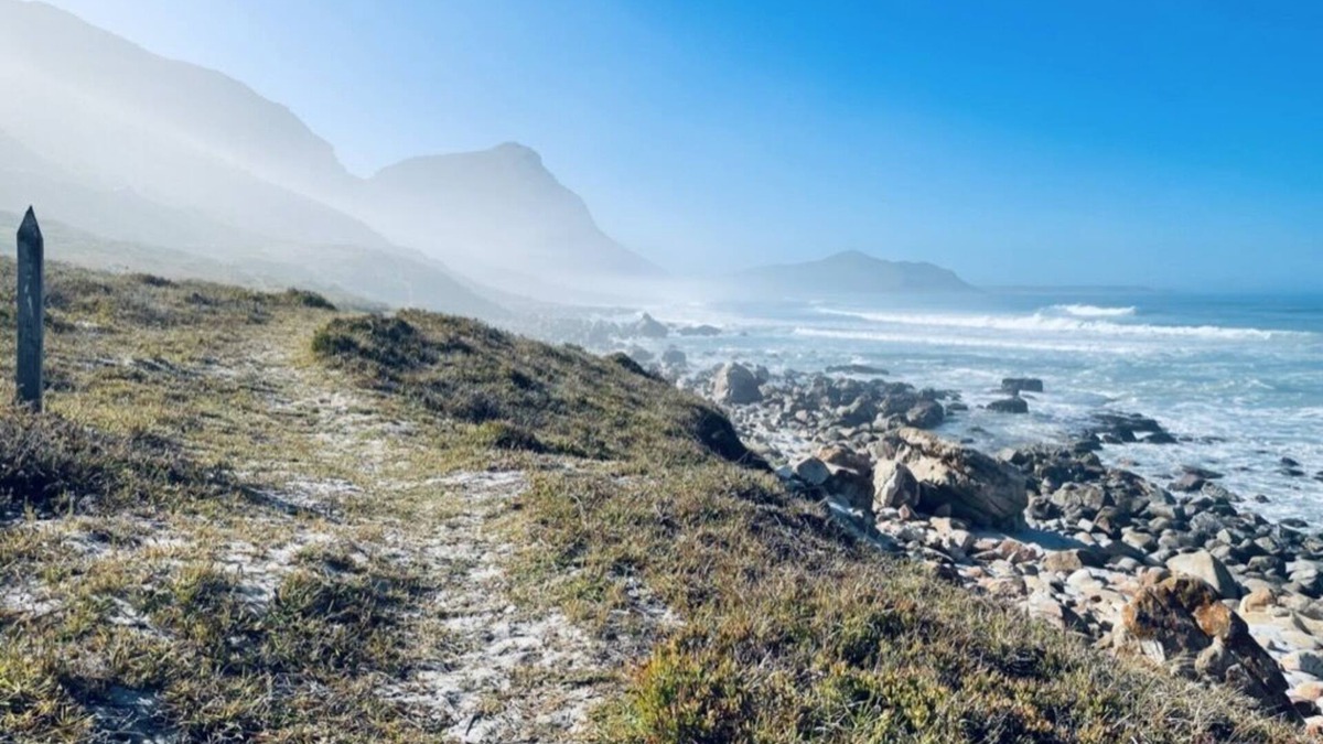 Cape Peninsula Villa | Fabulous newly renovated family-friendly beach house with great views