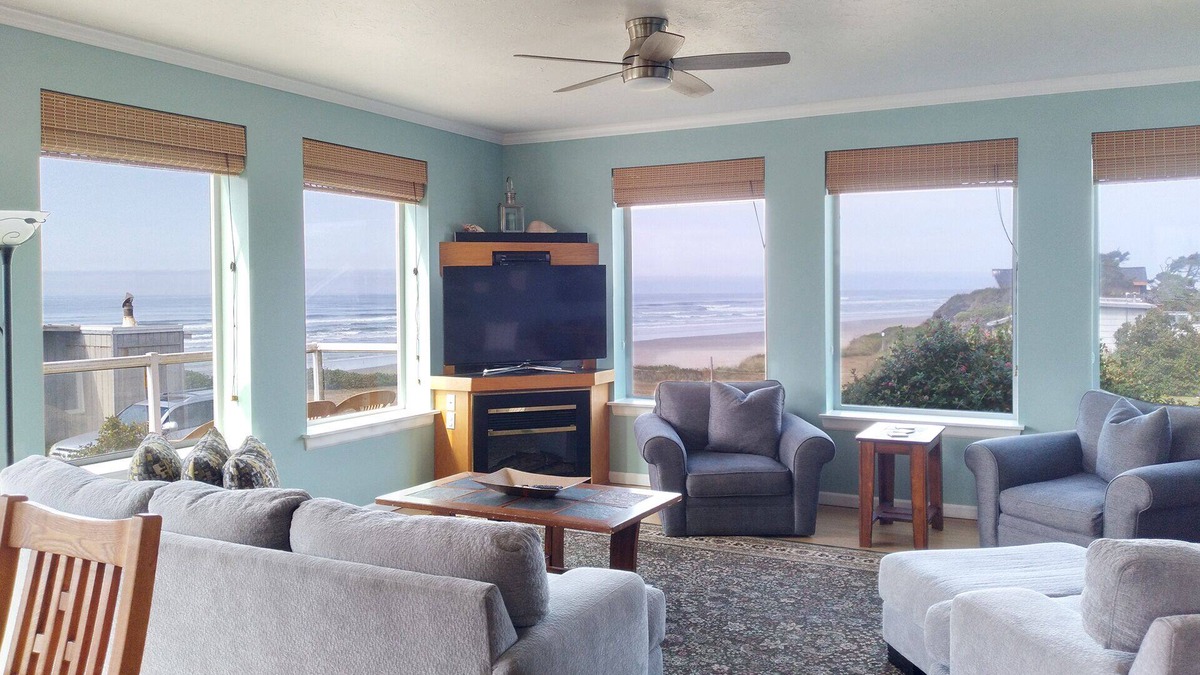 Yachats House | Fabulous Ocean Views! Miles of Sandy Beach! Dog Friendly! Shared Private Beach Access!