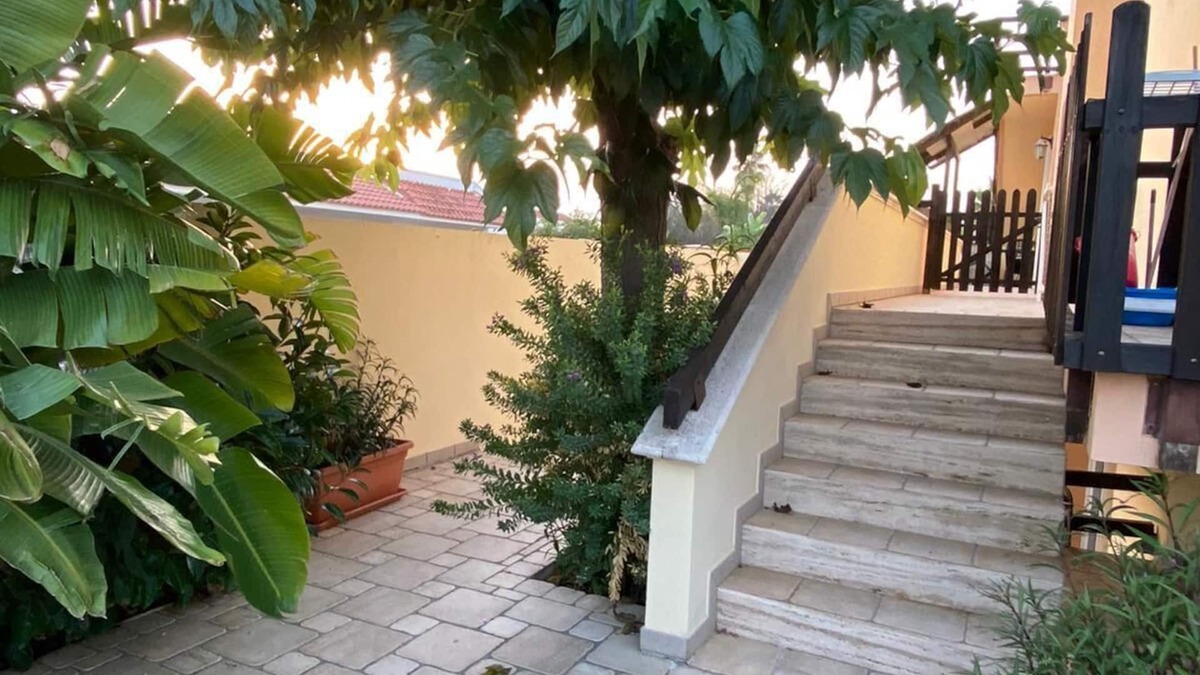 Torre Suda House | Fabulous one bedroom apartment just steps from the crystal clear sea in a residential area