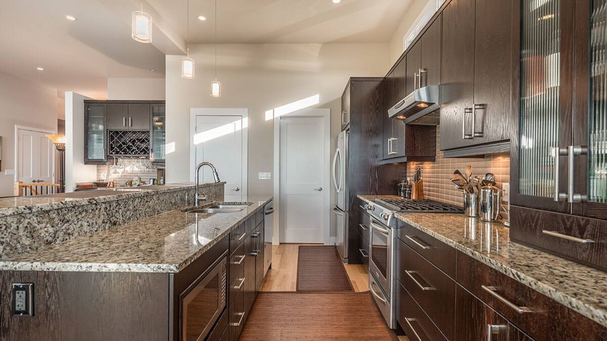 Saanich House | Fabulous Panoramic Views