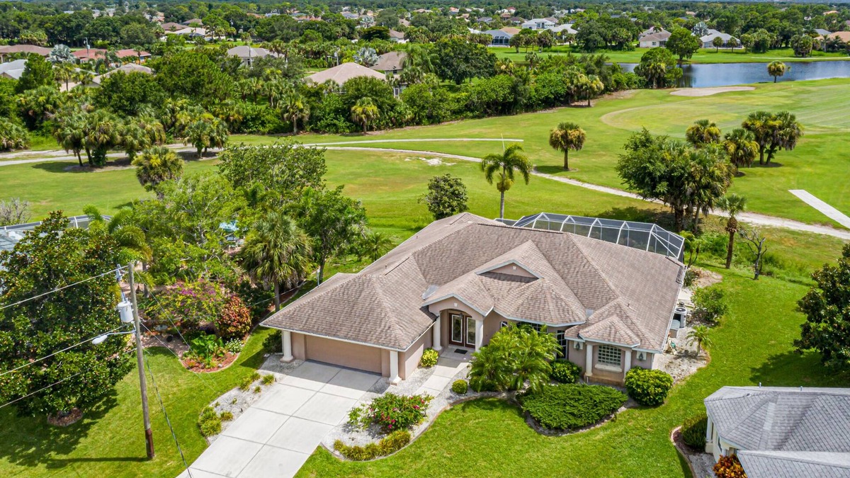 Long Meadow Villa | Fabulous private south facing villa with superb golf course views
