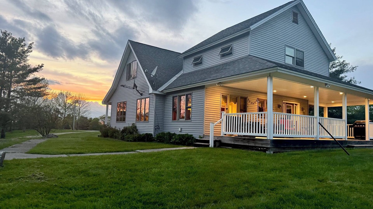 Hubbardton House | Fabulous property with spacious house and amazing views in charming Castleton.