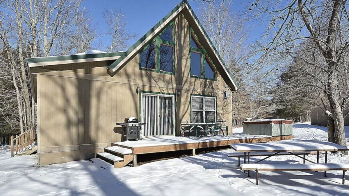 Timberline Cabin | Fabulous Rustic Mountain Cabin walking distance to Timberline Mountain Slopes!