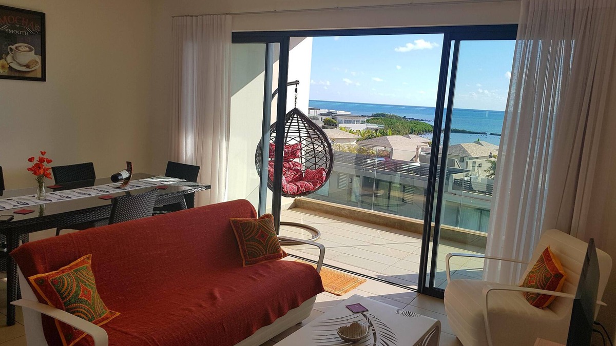 Roches Noires Apartment | Fabulous Sew View Apartment