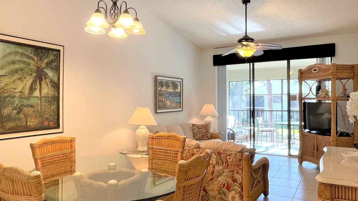Trailer Estates Condo | Fabulous Shorewalk Palms Heaven condo-2 heated hot tubs & pools near IMG/beaches