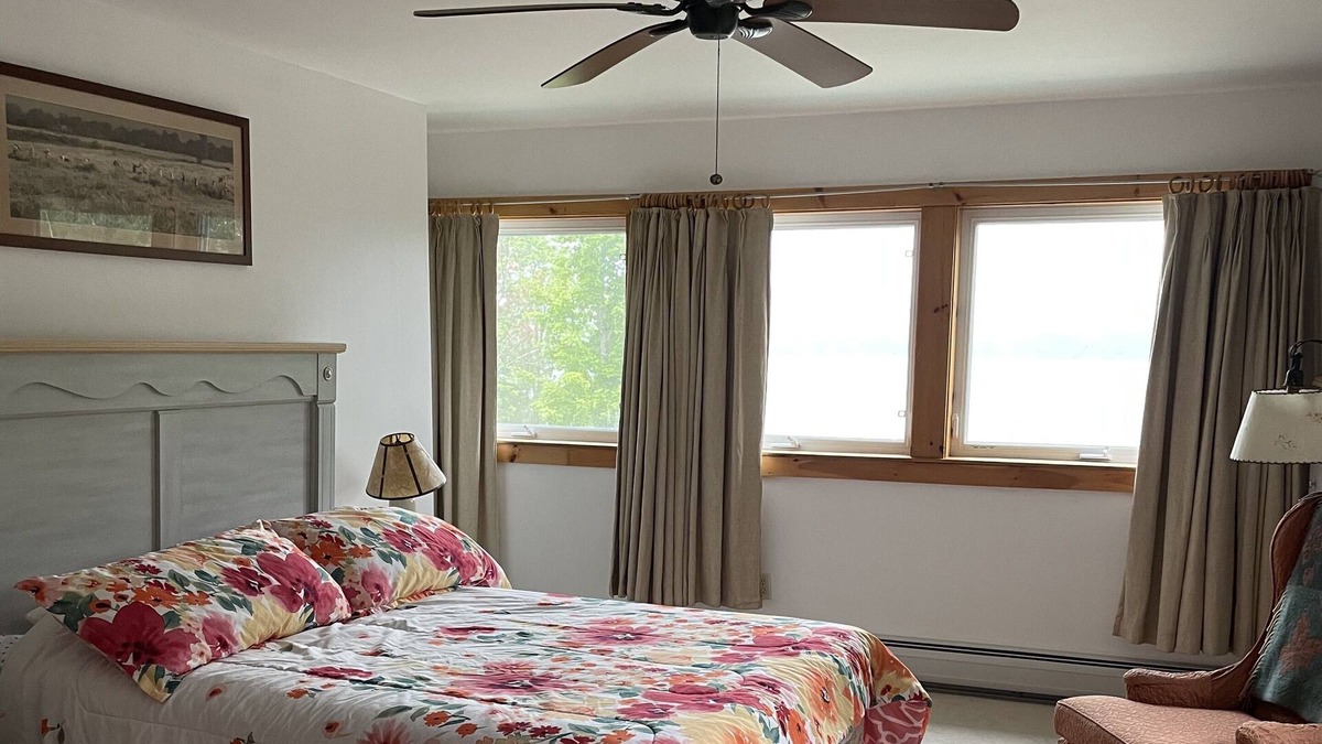 Newport House | Fabulous space for a gathering to ski, snowmobile or just have fun.