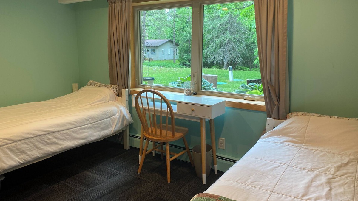 Duluth Apartment | Fabulous studio with WiFi in charming Duluth