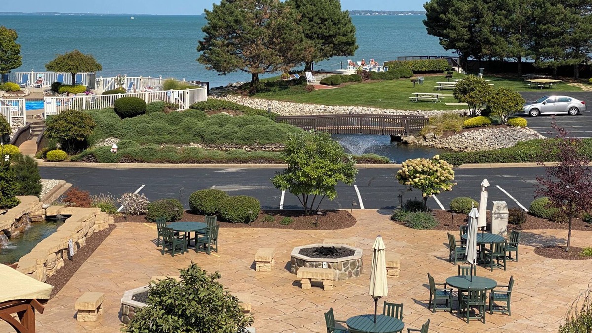Port Clinton Condo | Fabulous two bedroom loft with lake view. Pool opens Mothers Day weekend