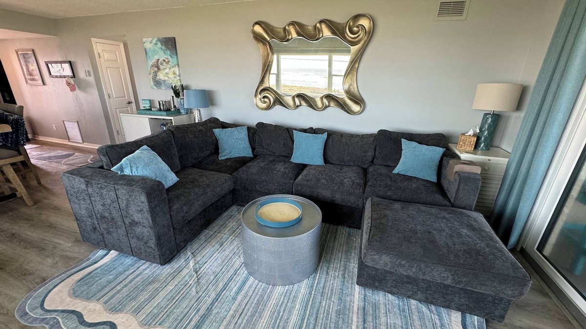 Breakers Condo | Fabulous views from every window~granite~king bed~wifi~Smart TV's~pool