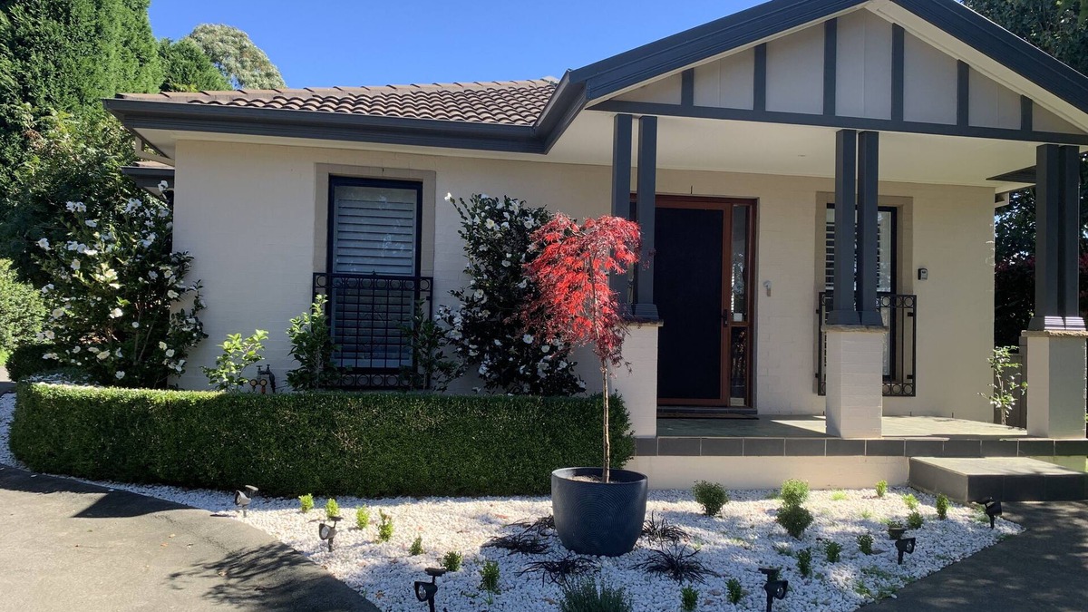 Bowral Villa | Fabulous Villa in central Bowral, all modern conveniences with fenced yard