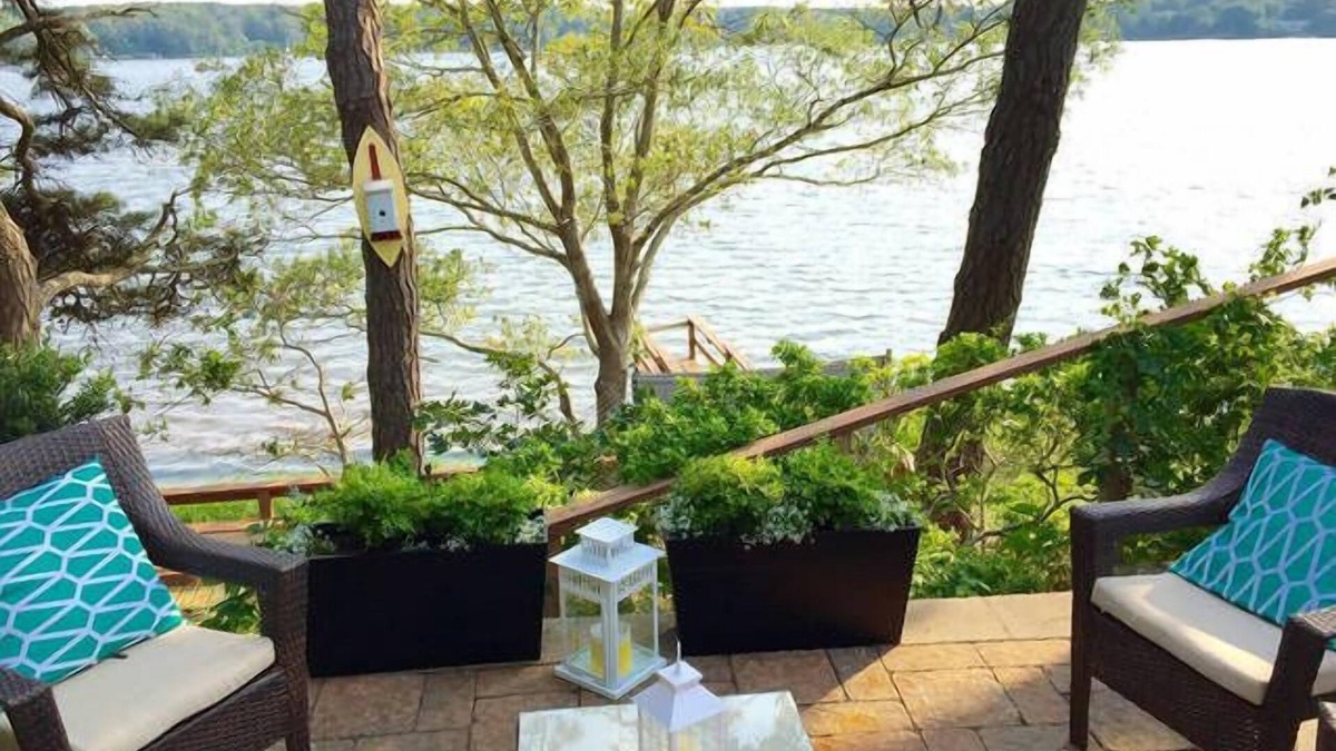 Yarmouth Port Cottage | ⭐️FABULOUS-WATERFRONT⭐️3bdrm 2bth. Kayaks & Firepit⭐️