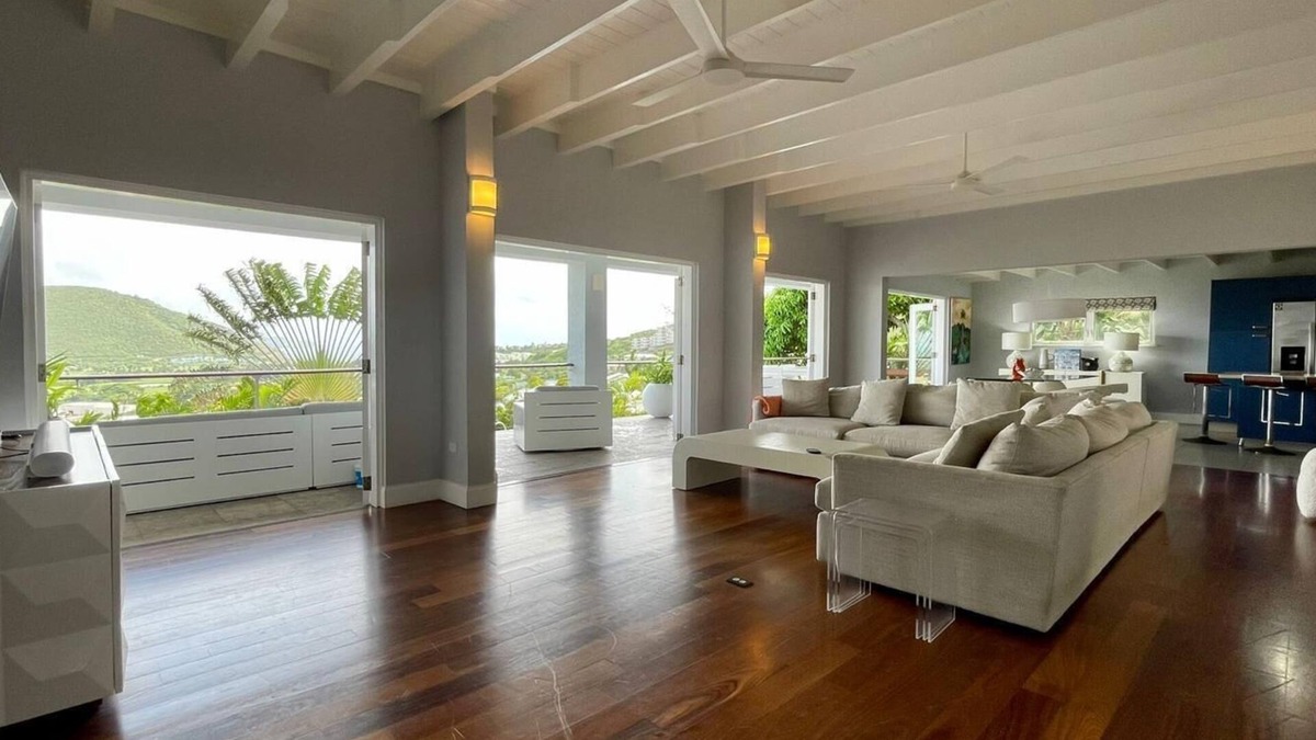 Frigate Bay House | Fabulously Located 3-bed villa with large swimming pool in wonderful Frigate Bay