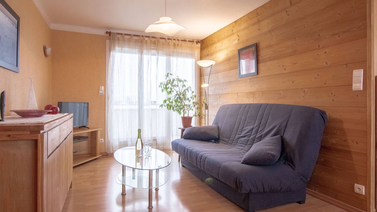 Novel Apartment | Facing the mountain