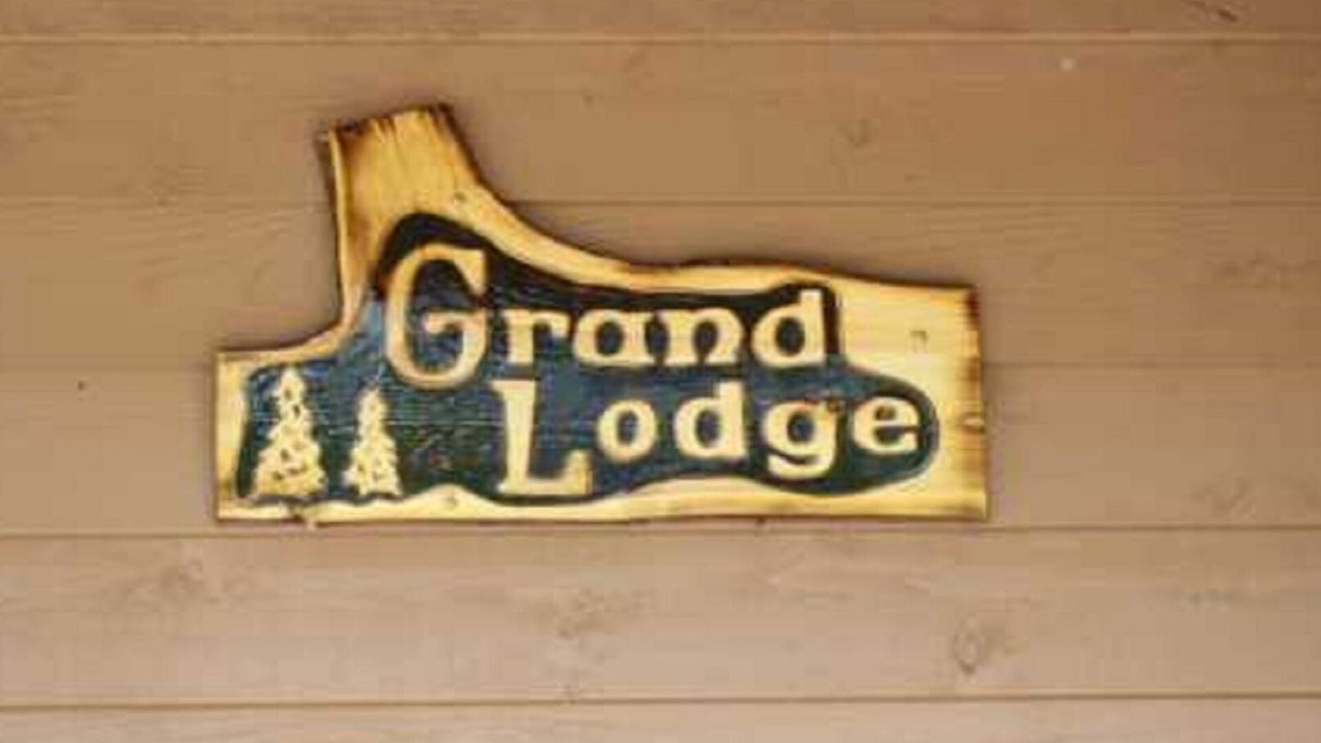 Orr Cabin | Facowie Lodge - (Grand Lodge), Premiere Lodging near Crane Lake, MN