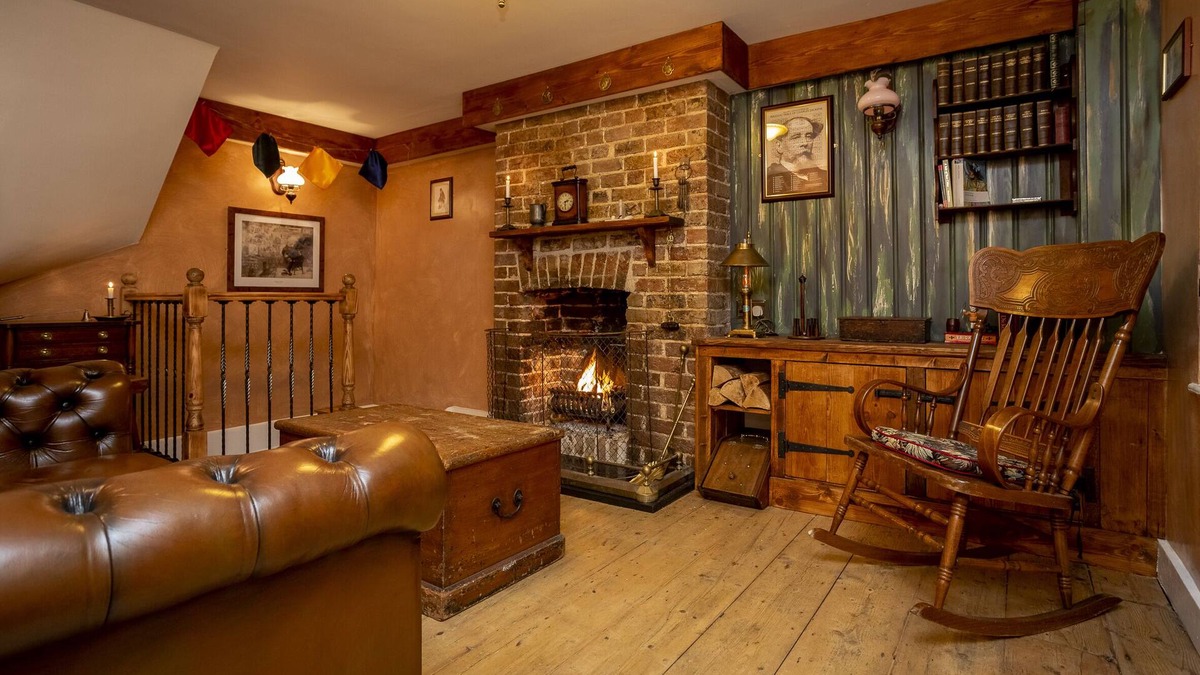 Broadstairs House | Fagin’s Den themed holiday cottage,unique Cottage, 2 minutes walk from the beach