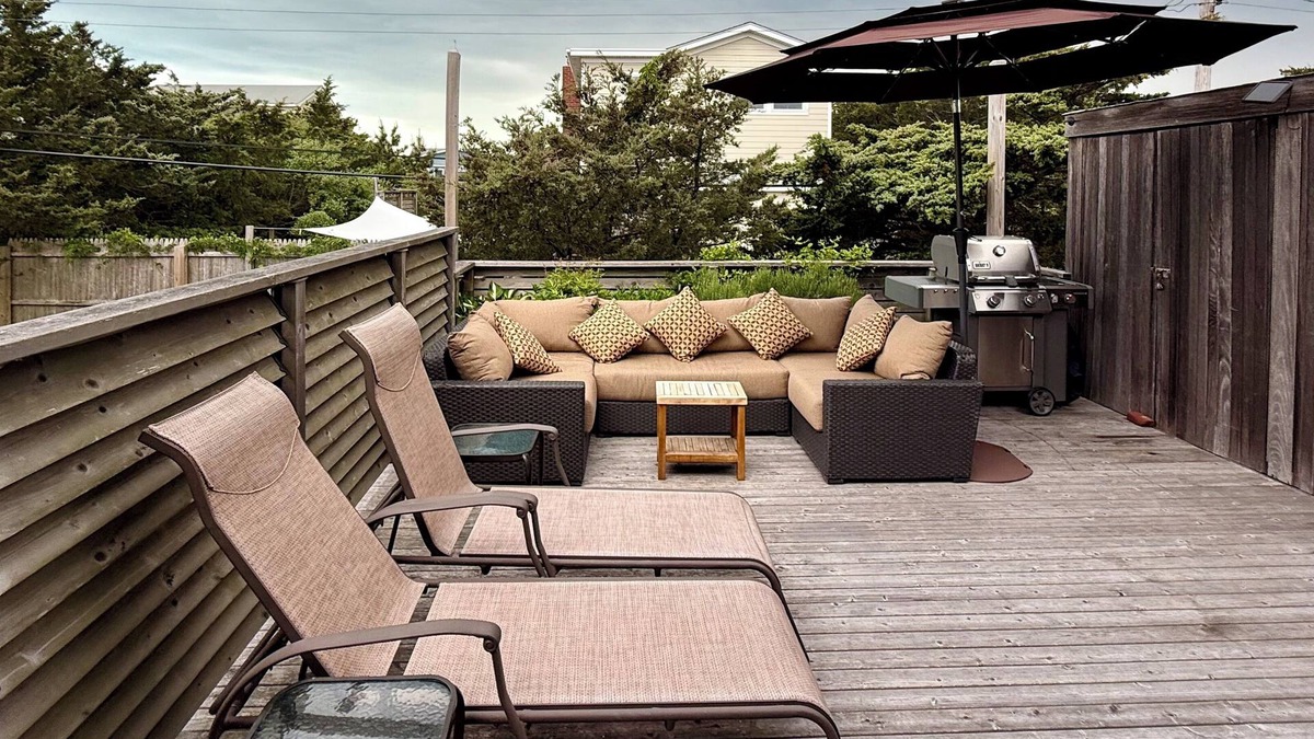 Fair Harbor House | Fair Harbor: 30 Seconds to the Ocean ★
