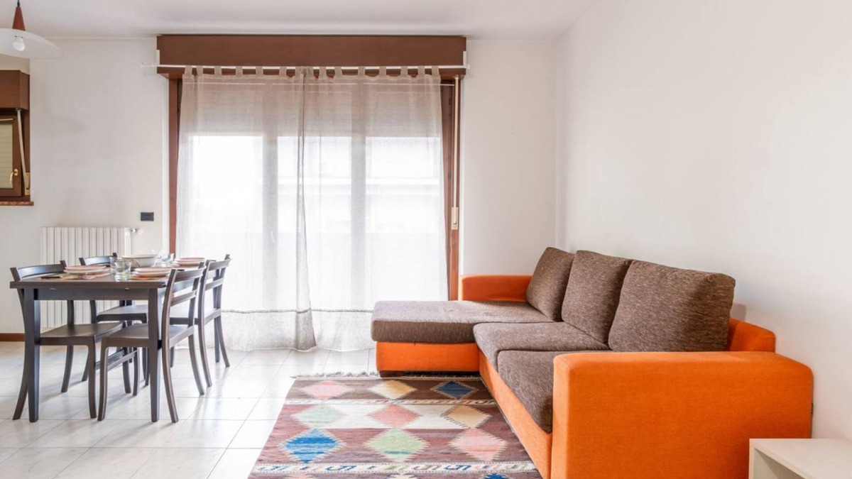 Borgo Roma Apartment | Fair Verona Bright Apartment with Balcony!