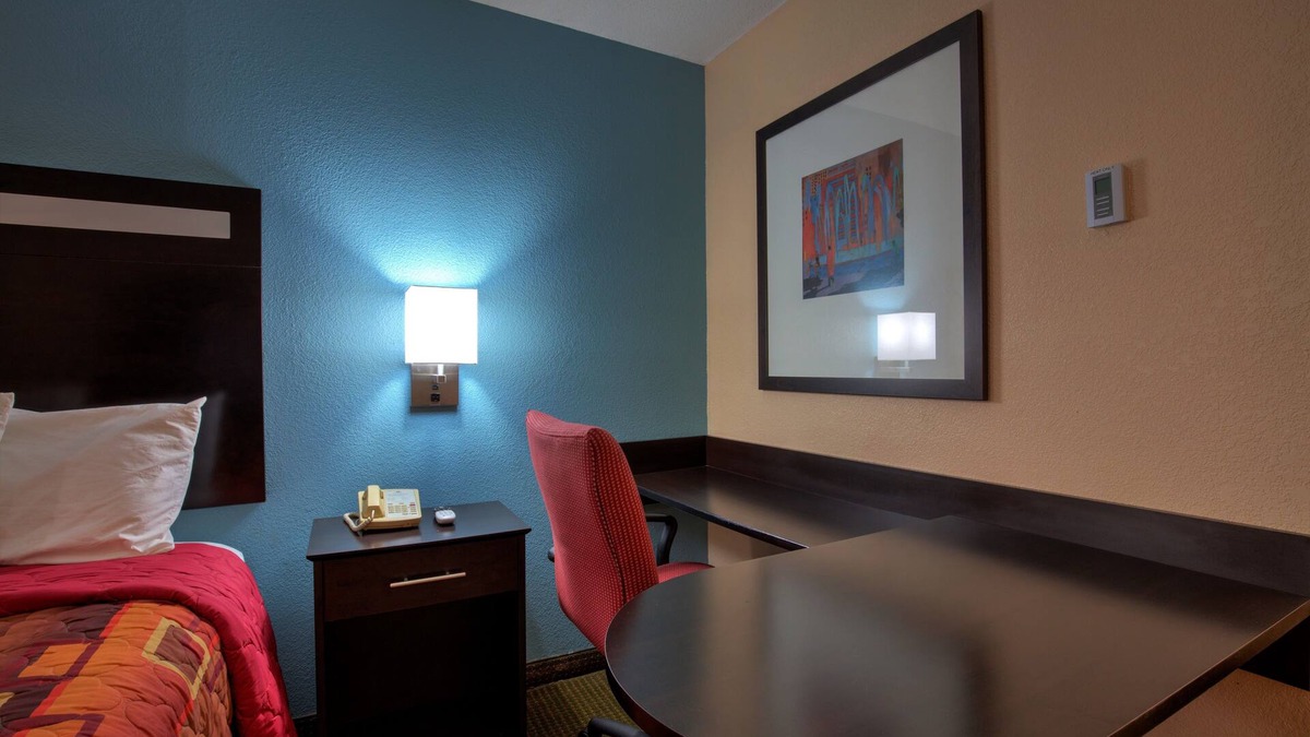 Memphis Hotel | Fair View Inn & Suites