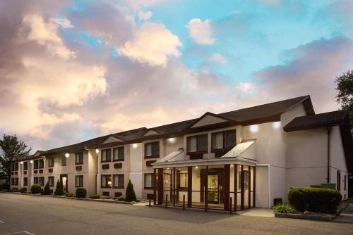 Nyack Hotel | FairBridge Inn Express Nyack