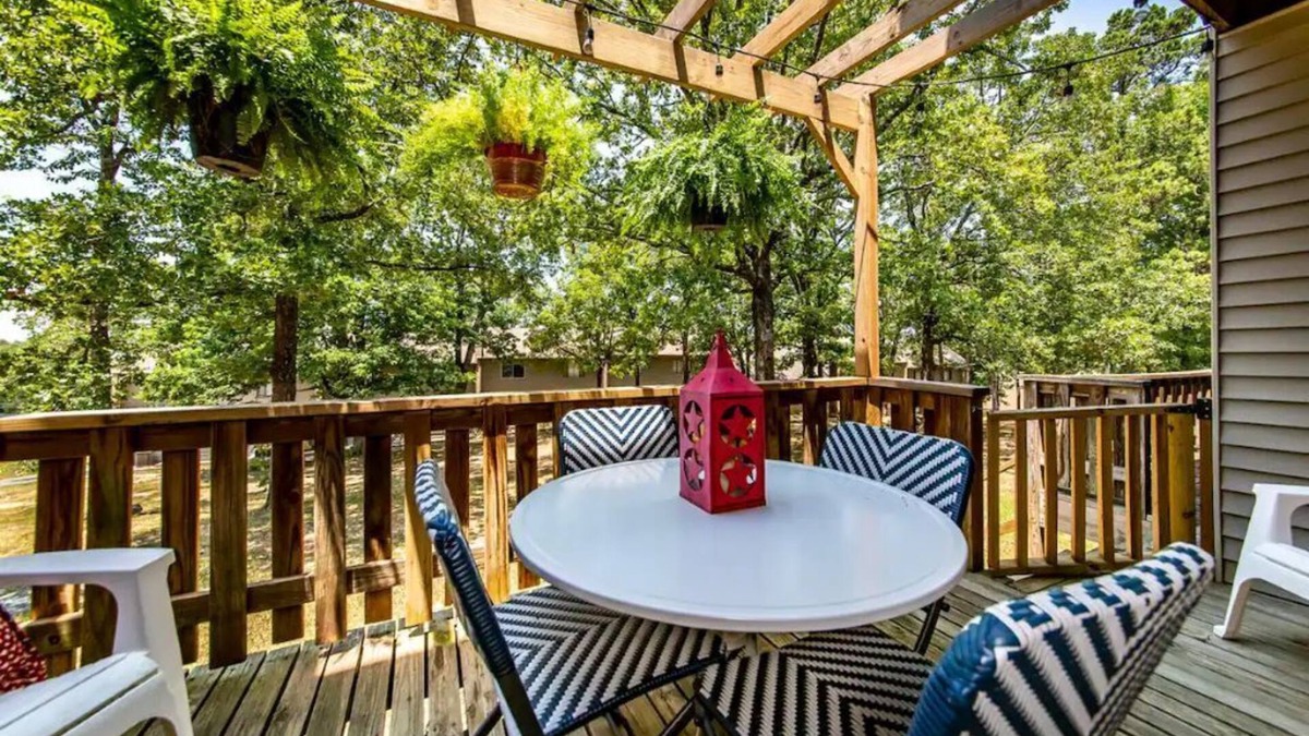 Fairfield Bay House | Fairfield Bay Gem w/pool access and 4 Mi to Lake.