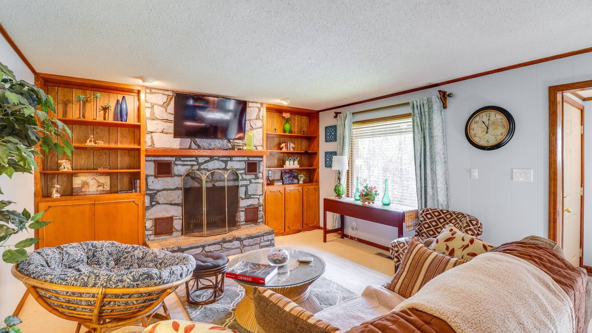 Fairfield Bay House | Fairfield Bay Getaway < 10 Mi to Boating & Hiking